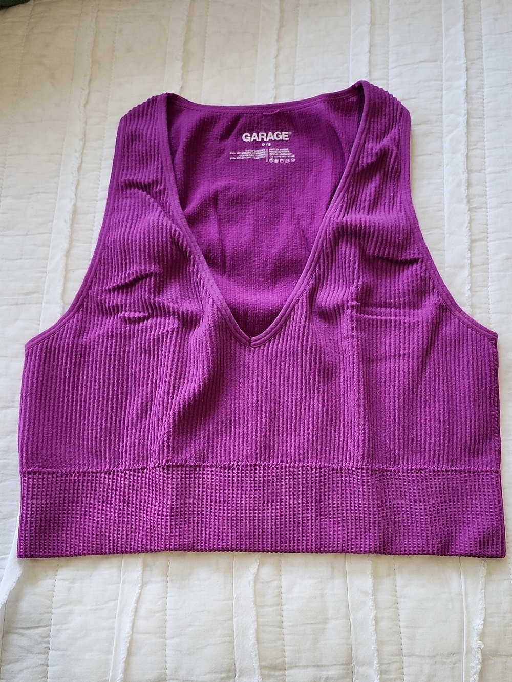 Garage Ribbed V-Neck Crop Top - Magenta Purple